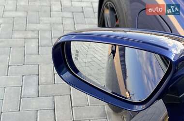 Седан Porsche Taycan 2020 в 