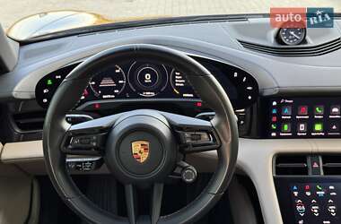 Седан Porsche Taycan 2020 в 