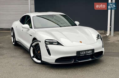 Седан Porsche Taycan 2020 в 