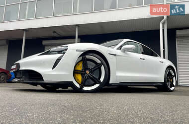 Седан Porsche Taycan 2020 в 