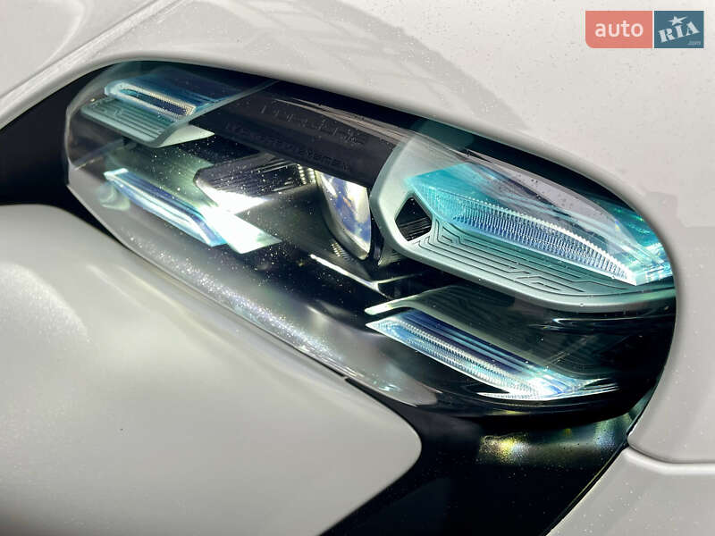 Седан Porsche Taycan 2020 в Киеве