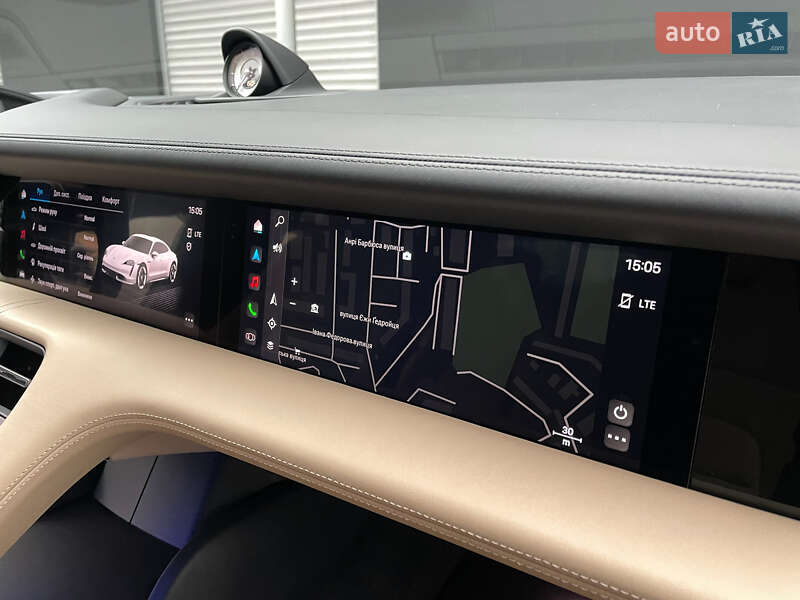 Седан Porsche Taycan 2020 в Киеве