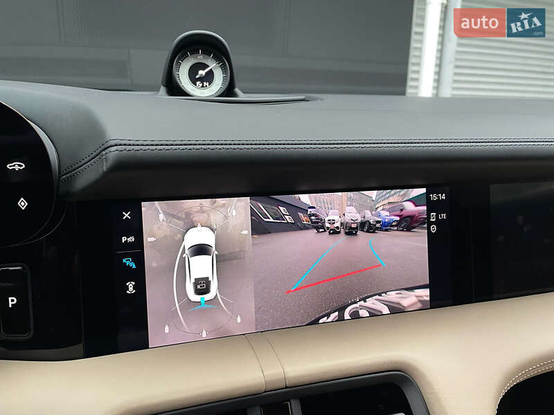 Седан Porsche Taycan 2020 в Киеве