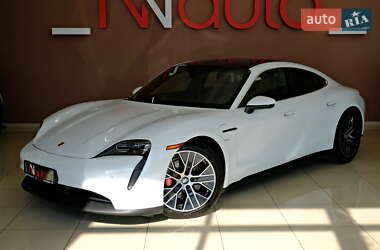 Седан Porsche Taycan 2022 в 