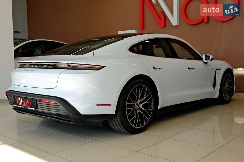 Седан Porsche Taycan 2022 в Одессе
