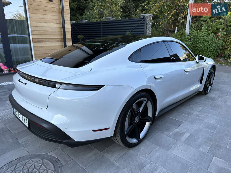 Седан Porsche Taycan 2020 в Виннице