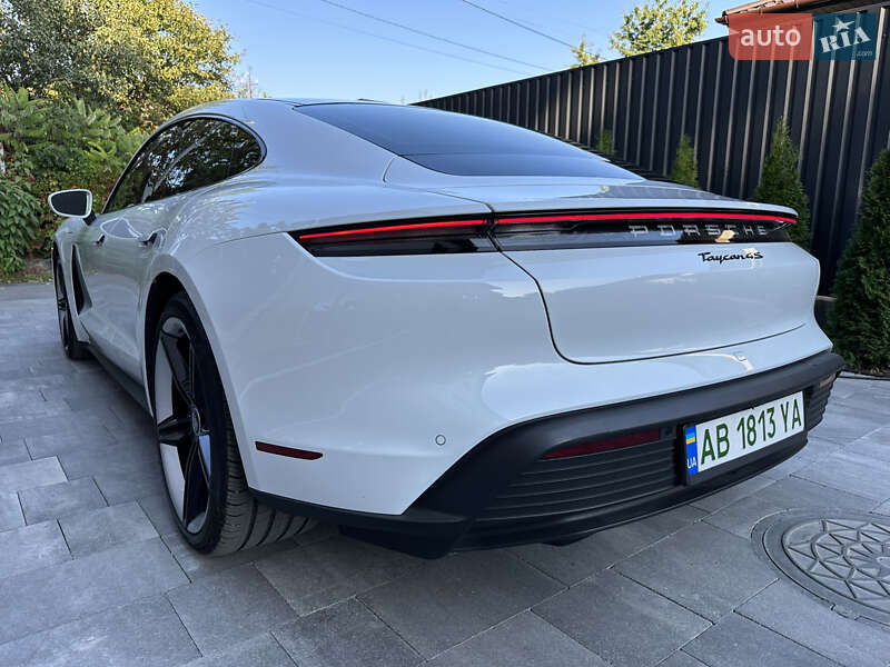 Седан Porsche Taycan 2020 в Виннице