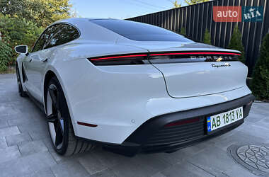 Седан Porsche Taycan 2020 в 