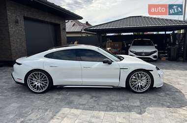 Седан Porsche Taycan 2020 в 