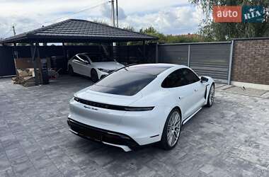 Седан Porsche Taycan 2020 в 