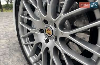 Седан Porsche Taycan 2020 в 