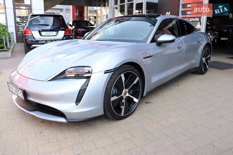 Седан Porsche Taycan 2021 в Львове