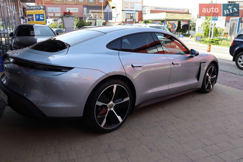 Седан Porsche Taycan 2021 в Львове