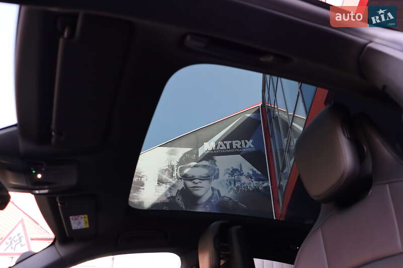 Седан Porsche Taycan 2021 в Львове