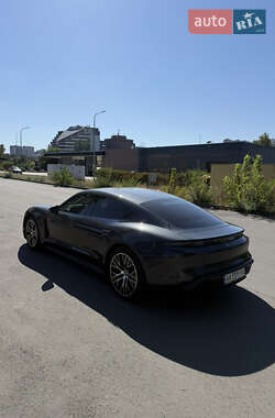 Седан Porsche Taycan 2020 в 