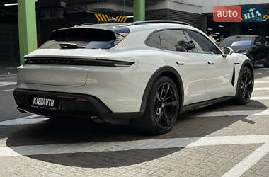 Седан Porsche Taycan 2021 в 