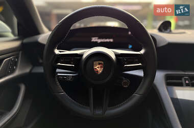 Седан Porsche Taycan 2021 в 