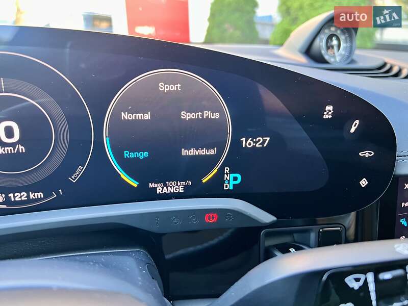 Седан Porsche Taycan 2020 в Киеве фото 44 Седан Porsche Taycan 2020 в Киеве