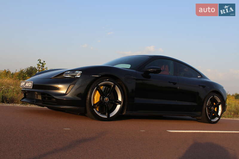 Седан Porsche Taycan 2021 в Києві