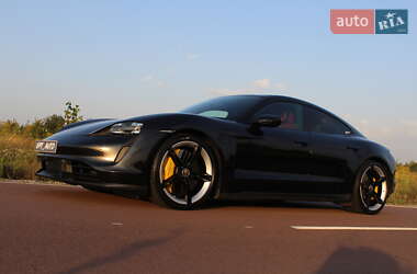 Седан Porsche Taycan 2021 в 