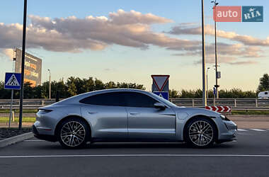 Седан Porsche Taycan 2021 в Киеве