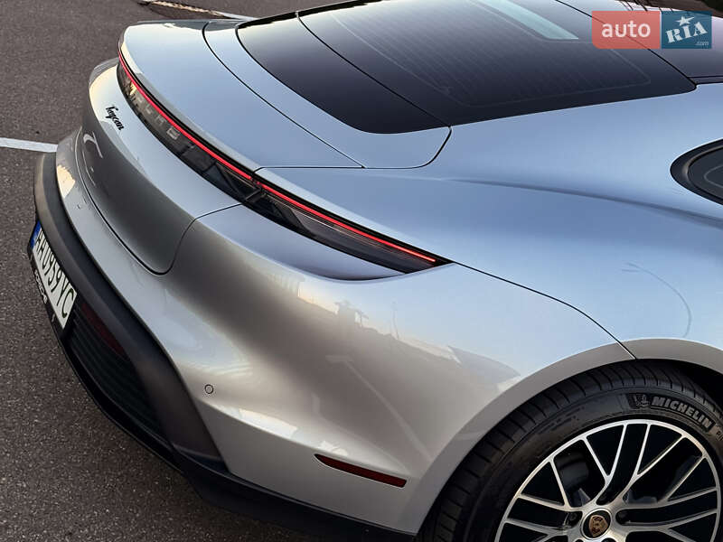 Седан Porsche Taycan 2021 в Киеве фото 13 Седан Porsche Taycan 2021 в Киеве