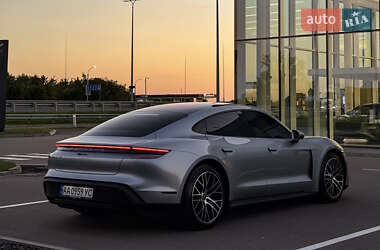 Седан Porsche Taycan 2021 в Киеве