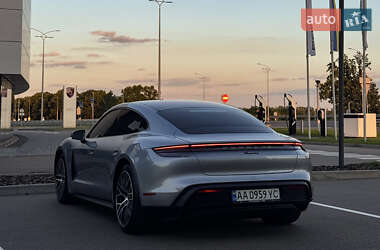 Седан Porsche Taycan 2021 в Киеве