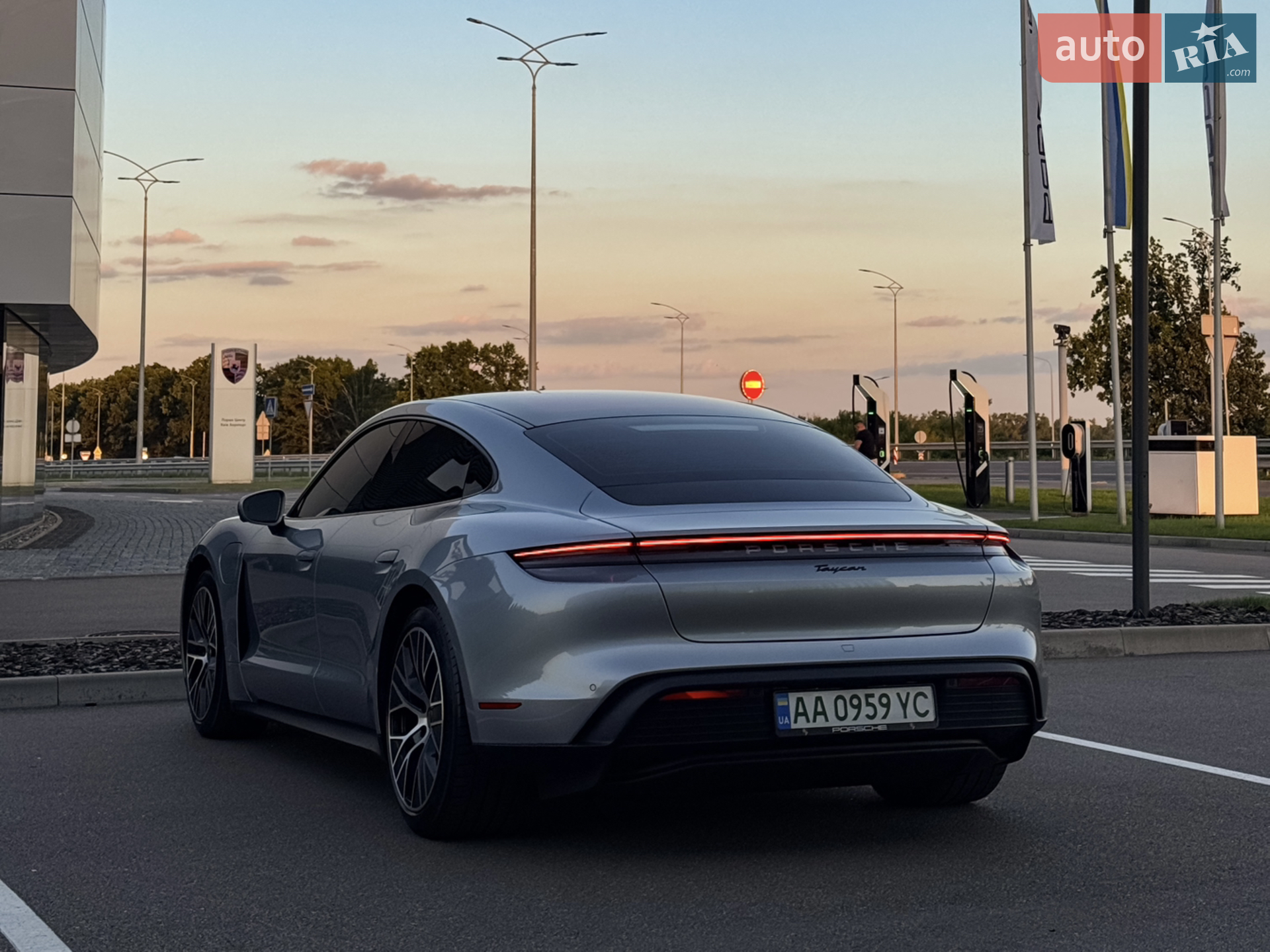 2021 Porsche Taycan - мініатюра 15