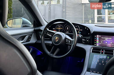 Седан Porsche Taycan 2021 в Киеве