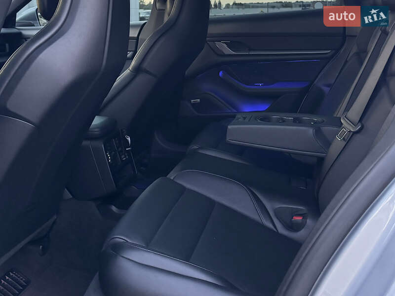 Седан Porsche Taycan 2021 в Киеве фото 38 Седан Porsche Taycan 2021 в Киеве