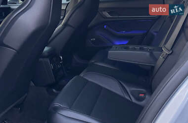 Седан Porsche Taycan 2021 в 