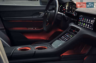Седан Porsche Taycan 2021 в Киеве