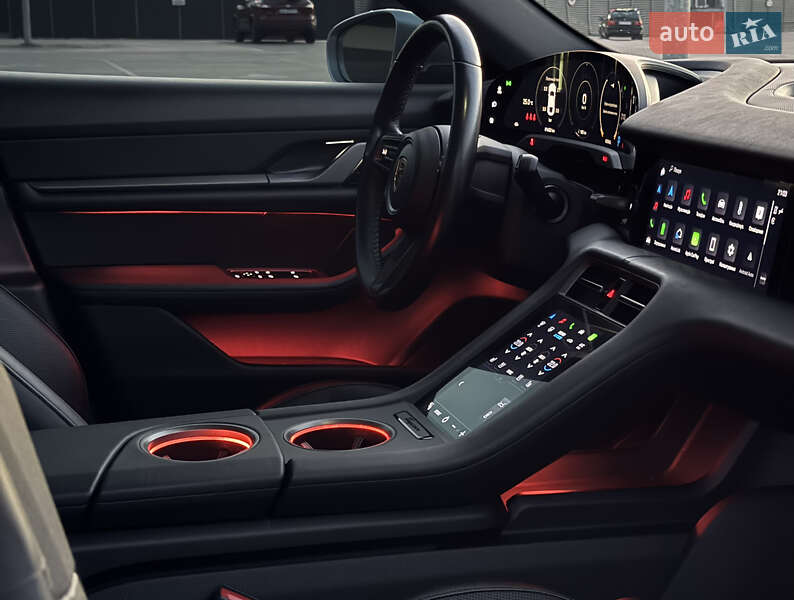 Седан Porsche Taycan 2021 в Киеве фото 44 Седан Porsche Taycan 2021 в Киеве