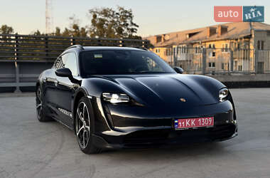 Седан Porsche Taycan 2022 в 