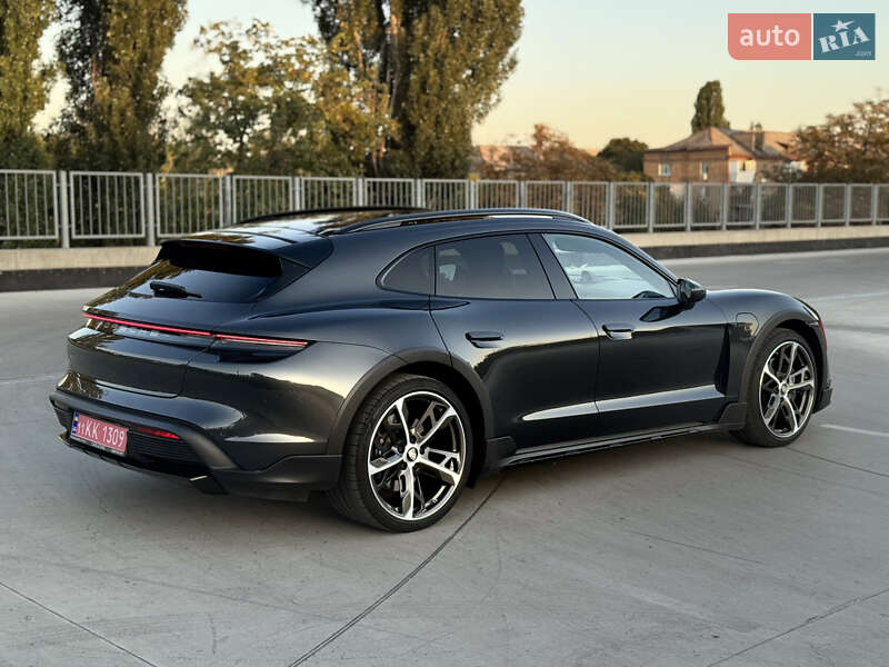 Седан Porsche Taycan 2022 в Киеве