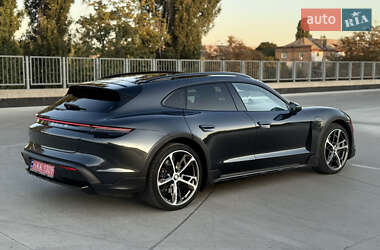 Седан Porsche Taycan 2022 в 