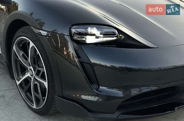 Седан Porsche Taycan 2022 в 