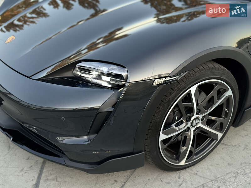 Седан Porsche Taycan 2022 в Киеве