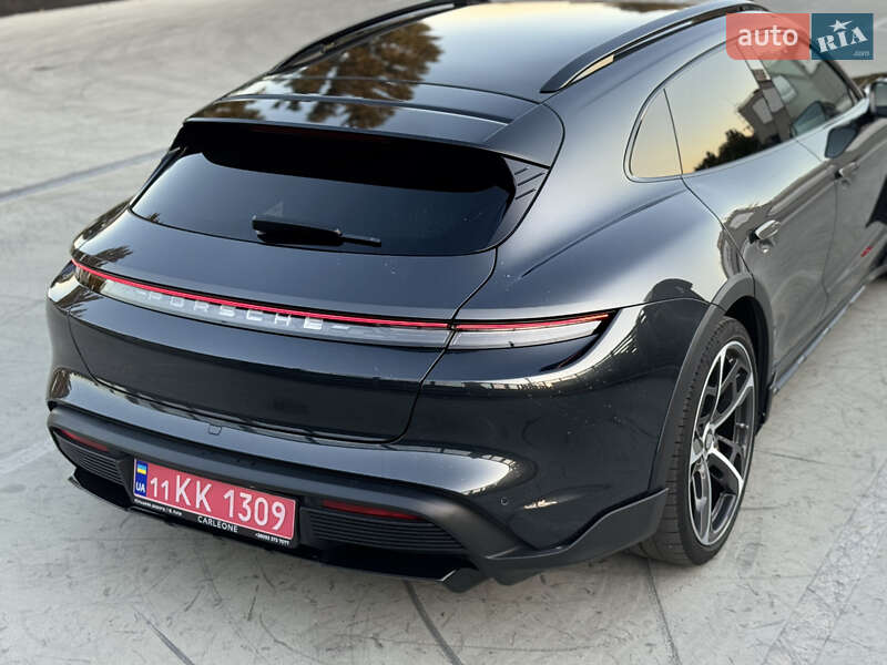 Седан Porsche Taycan 2022 в Киеве