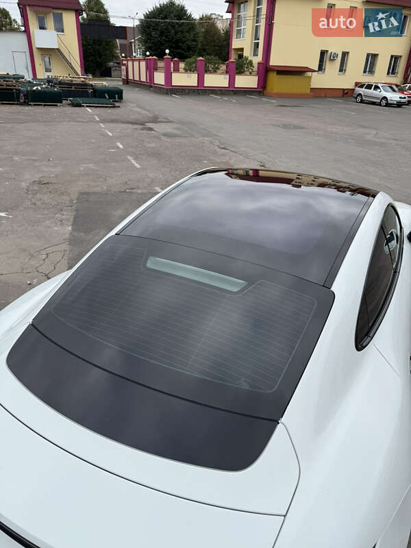 Седан Porsche Taycan 2020 в Луцке