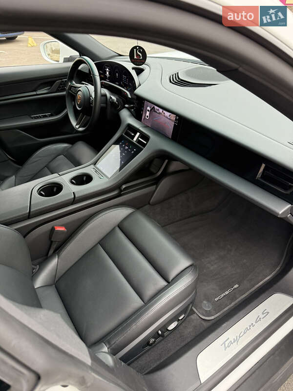 Седан Porsche Taycan 2020 в Луцке фото 27 Седан Porsche Taycan 2020 в Луцке