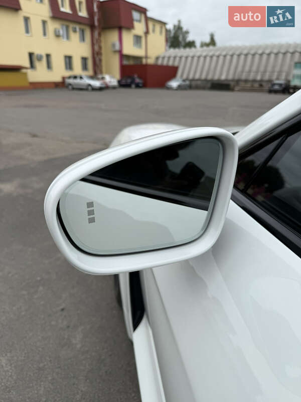 Седан Porsche Taycan 2020 в Луцке