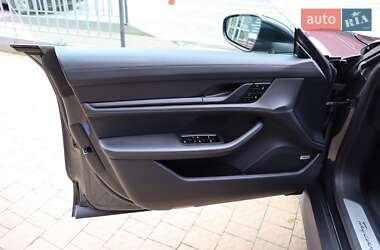 Седан Porsche Taycan 2020 в 