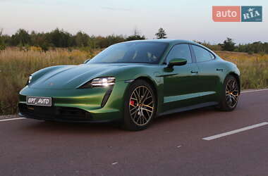 Седан Porsche Taycan 2020 в 