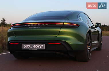 Седан Porsche Taycan 2020 в 