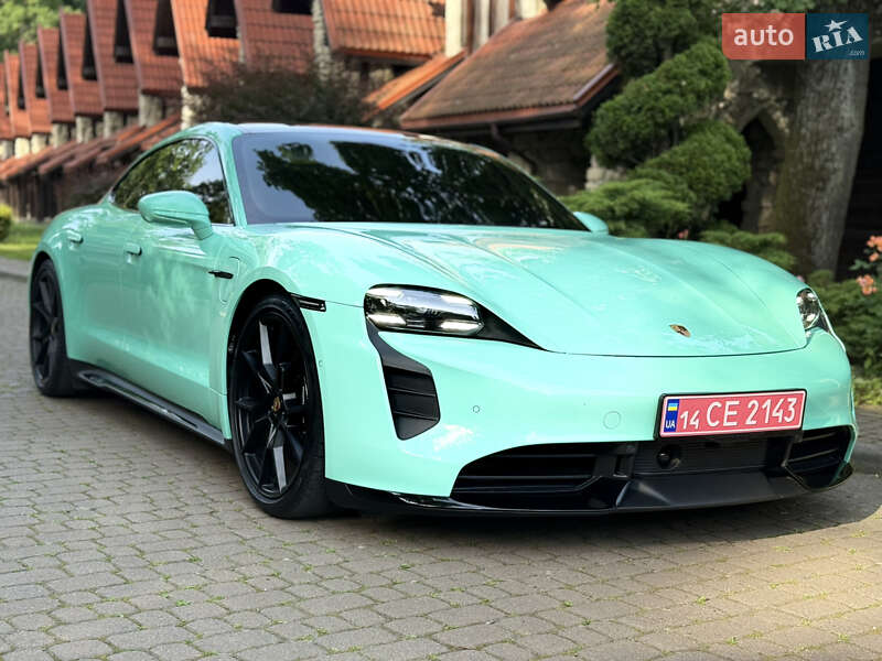 Седан Porsche Taycan 2023 в Львове