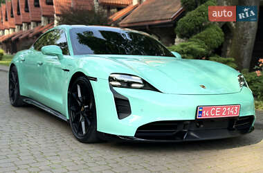 Седан Porsche Taycan 2023 в 