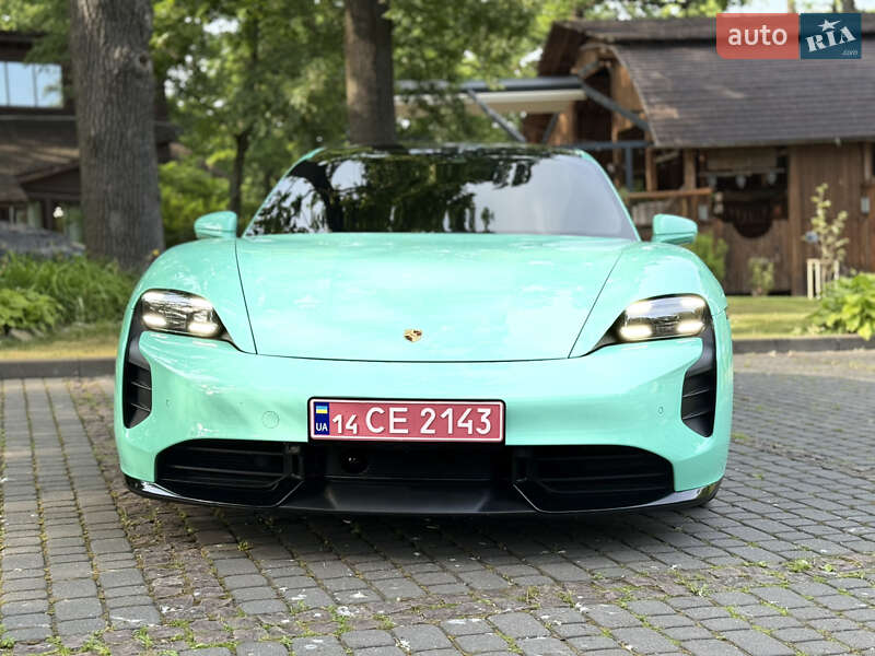 Седан Porsche Taycan 2023 в Львове