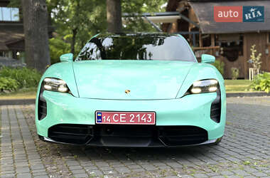 Седан Porsche Taycan 2023 в 